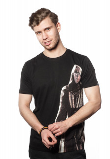 Assassin's Creed Callum Lynch Black - Polo - Good Loot (S-es meret) AJÁNDÉKTÁRGY