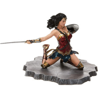 DC Justice League Gallery - Wonder Woman PVC Szobor (DEC172251) AJÁNDÉKTÁRGY