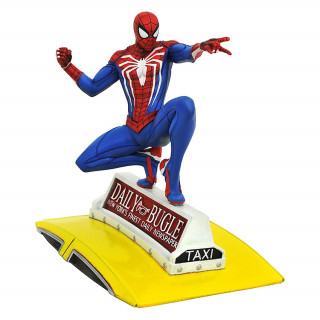 Diamond Select Toys Gallery Marvel: Spider-Man on Taxi Szobor 