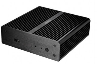 Akasa Newton NUC Black PC